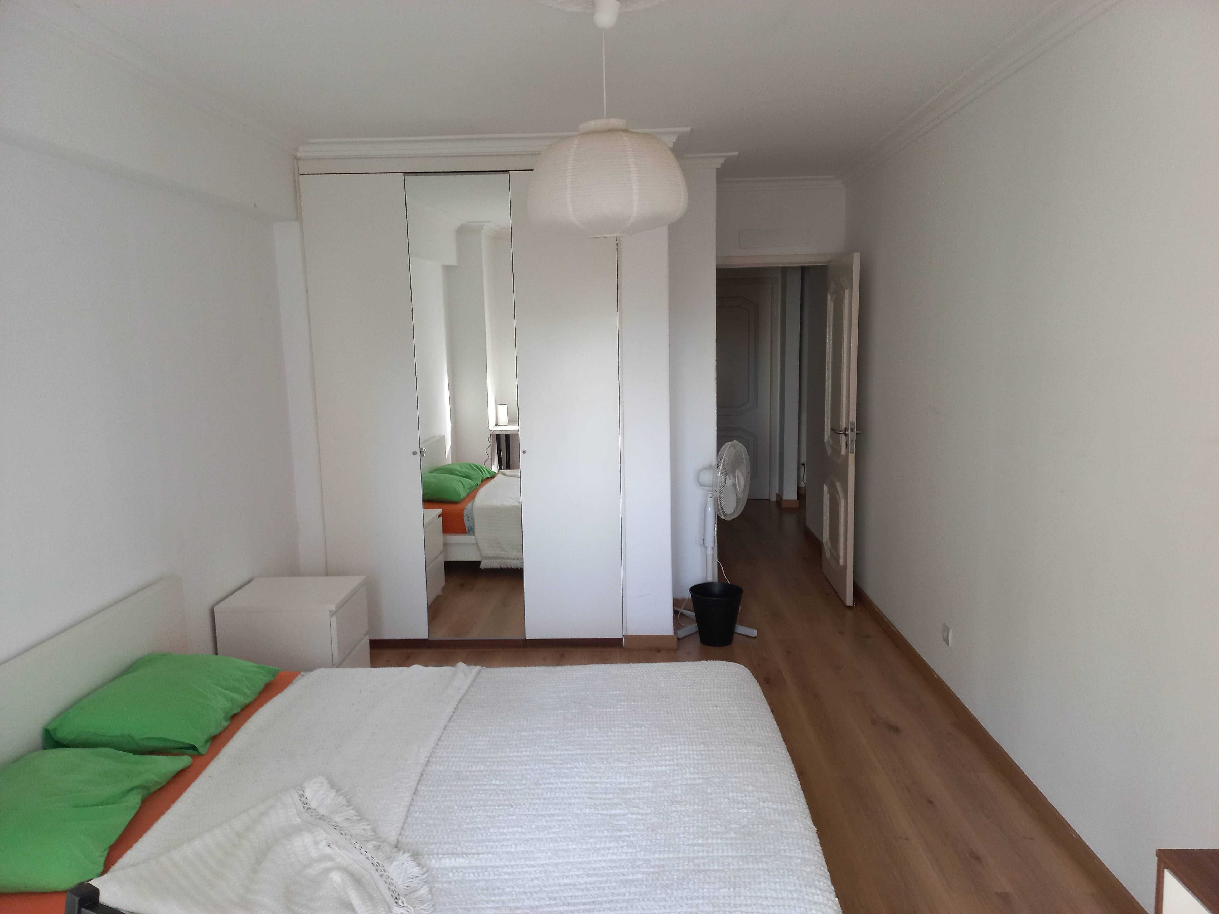 Quarto com Cama de Casal | Campo Grande – Cidade Universitária