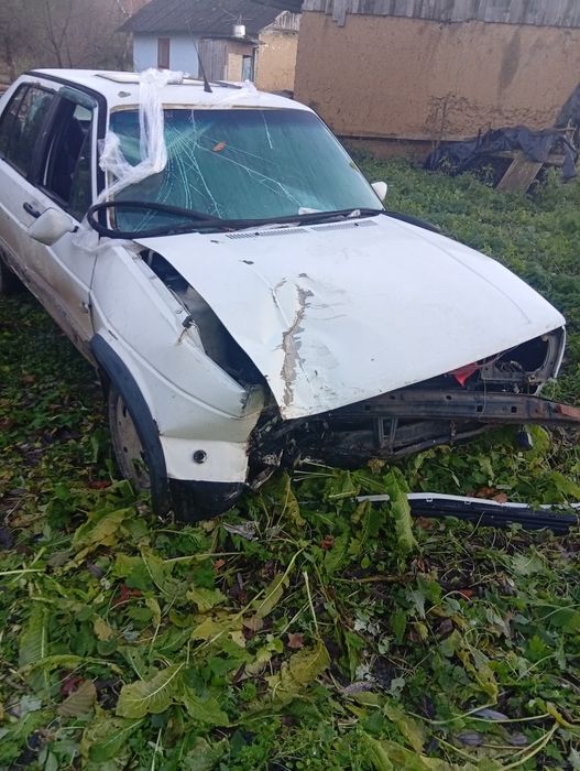 Продається гольф, джета на запчастини