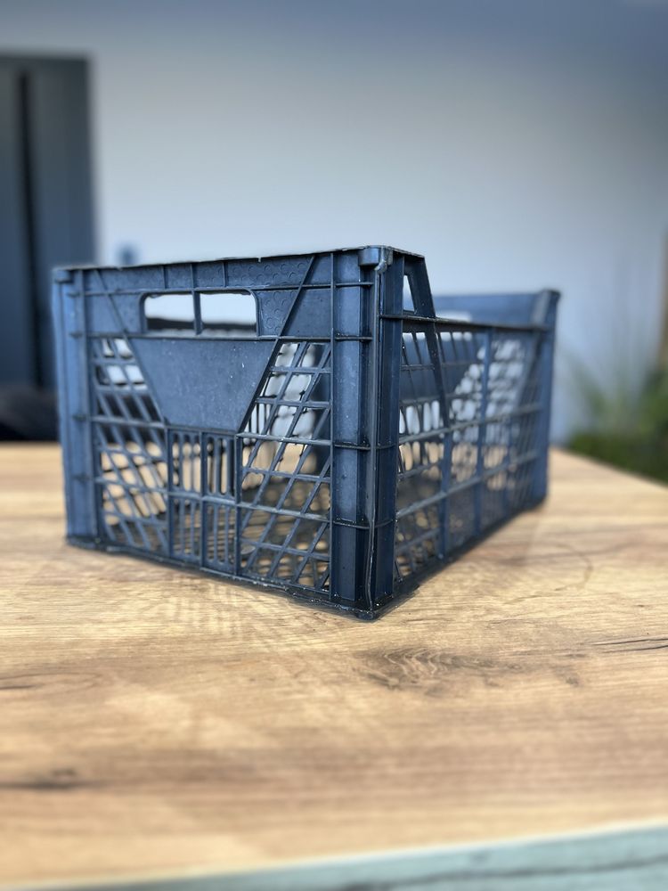Skrzynki plastikowe 30x40x22