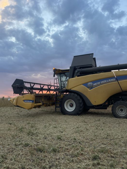 Продам комбайн в гарному стані New Holland cx 6.90