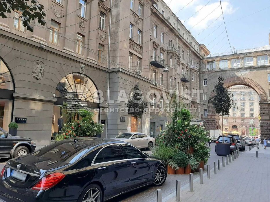 Хрещатик 15 Городецького Заньковецької  Пасаж 3К/72м2