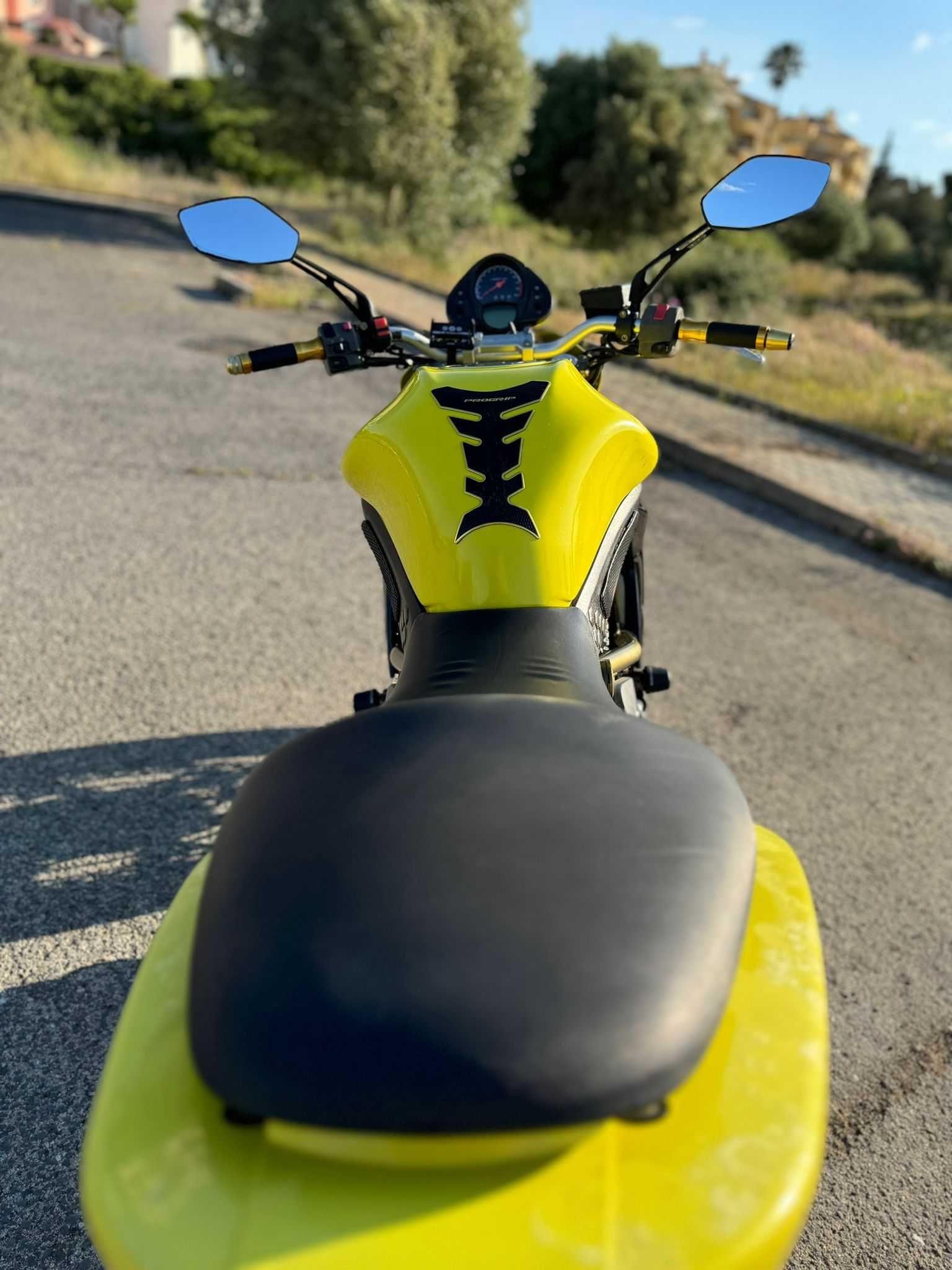 Kawasaki ER-6N revisão recente