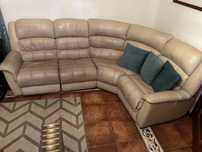 Vendo sofa em pele com algum desgaste