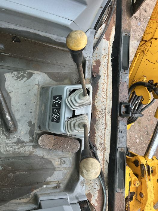 Koparko ładowarka MF 860 Teleskop 4 łyzki