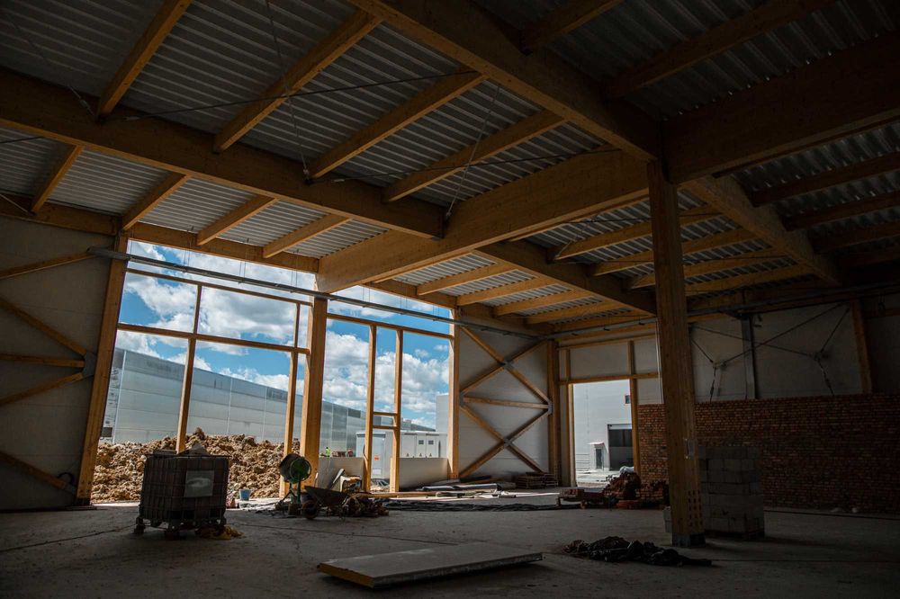 Новий склад 654 м² в ЛЦ PERETYN (поряд з митницею) у Львові