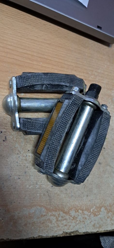 Pedały rowerowe klasyczne retro z odblaskiem para