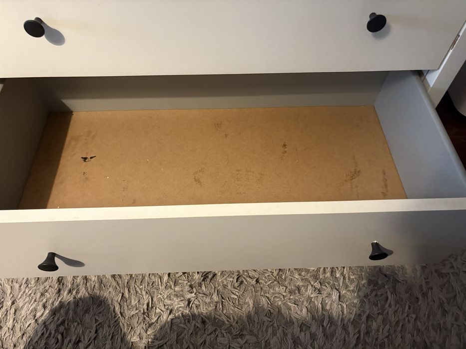 Cómoda Ikea “Koppang”