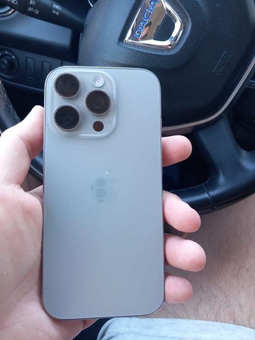 Vende se iphone 16 pro