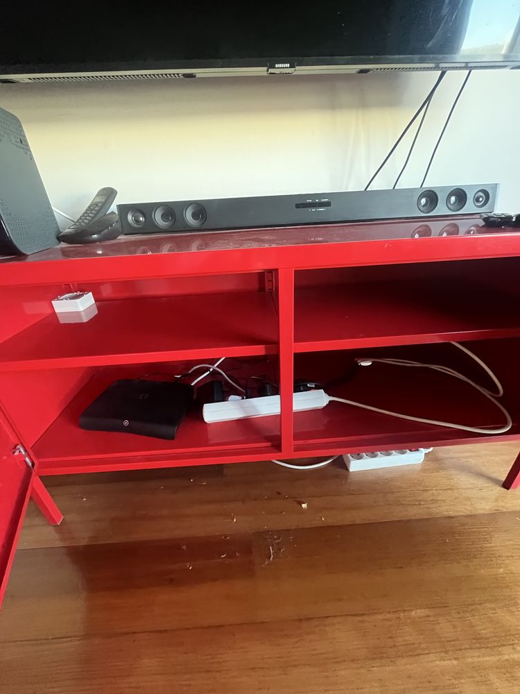 aparador vermelho
