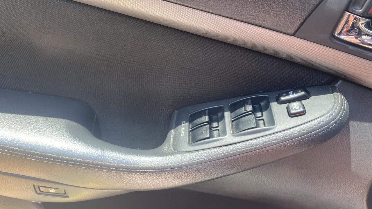 TOYOTA AVENSIS 2007 4*4 Official