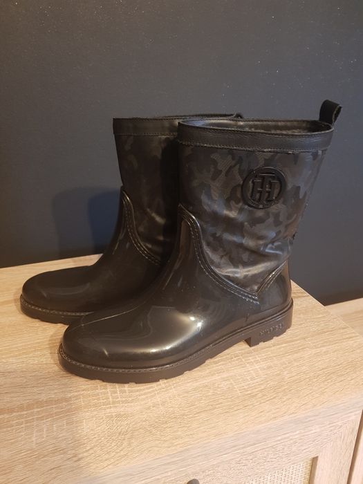 Buty zimowe kozaki śniegowce 37 Tommy Hilfiger.