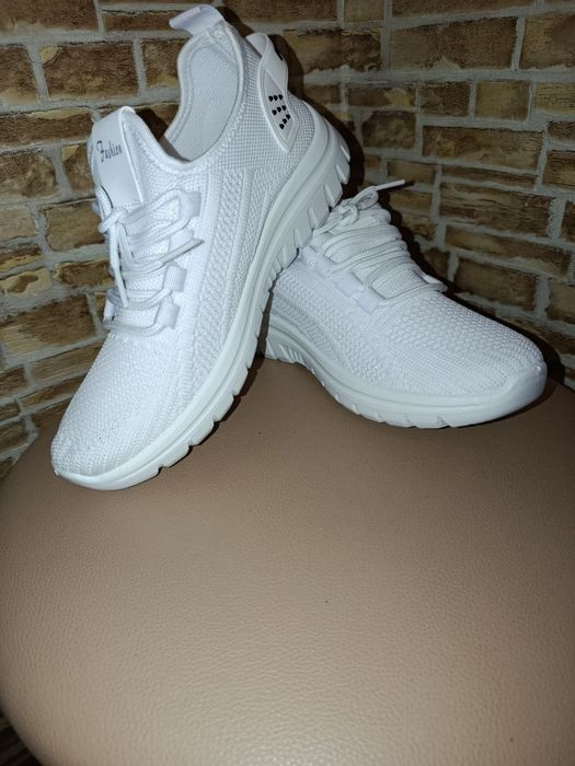 Кросовки 36р, женские, новые.