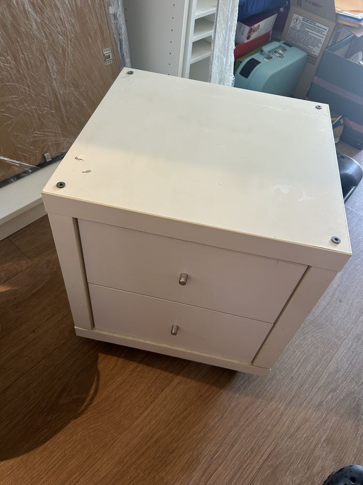 Mesa de cabeceira ikea com gavetas e rodas