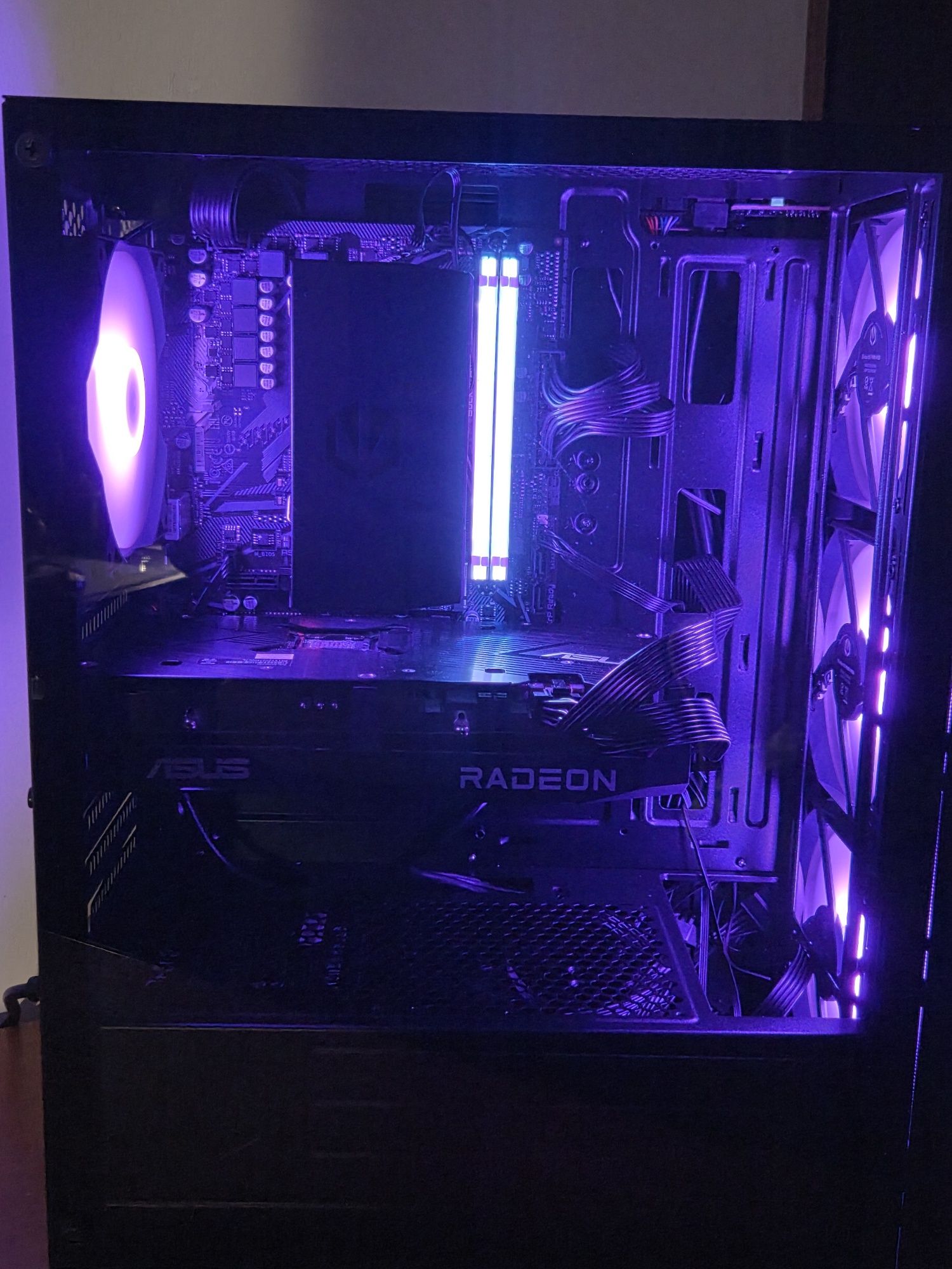 Komputer Gamingowy Ryzen 5 5600 RX 7600 16GB/512GB - Nowy Gwarancja!