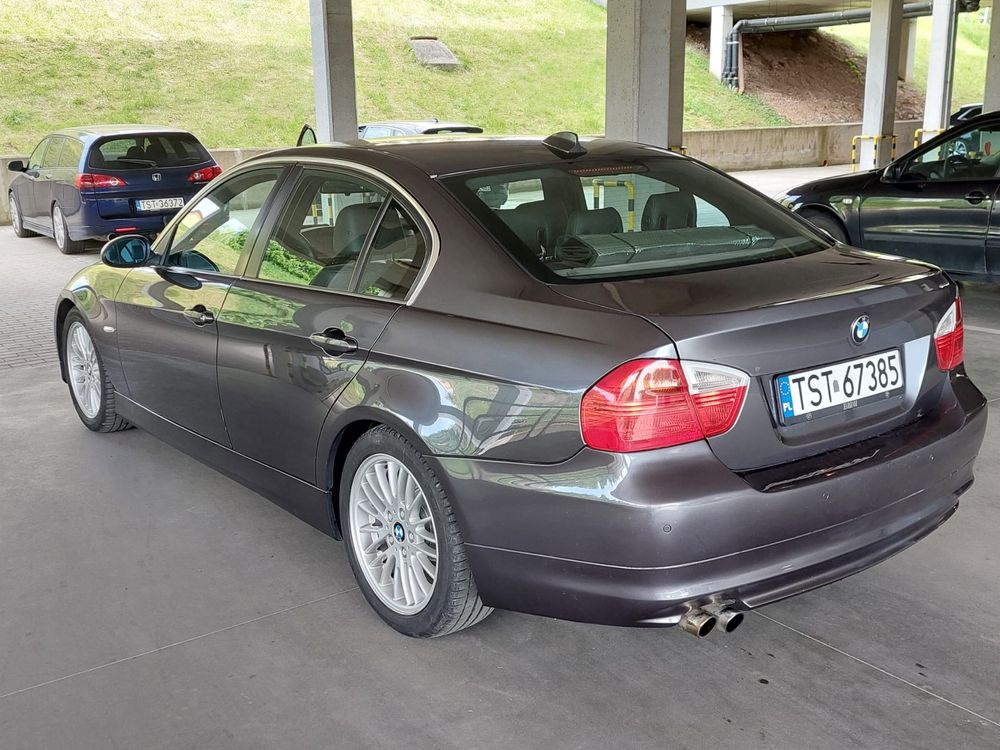 BMW E90 325i 218 km 2005