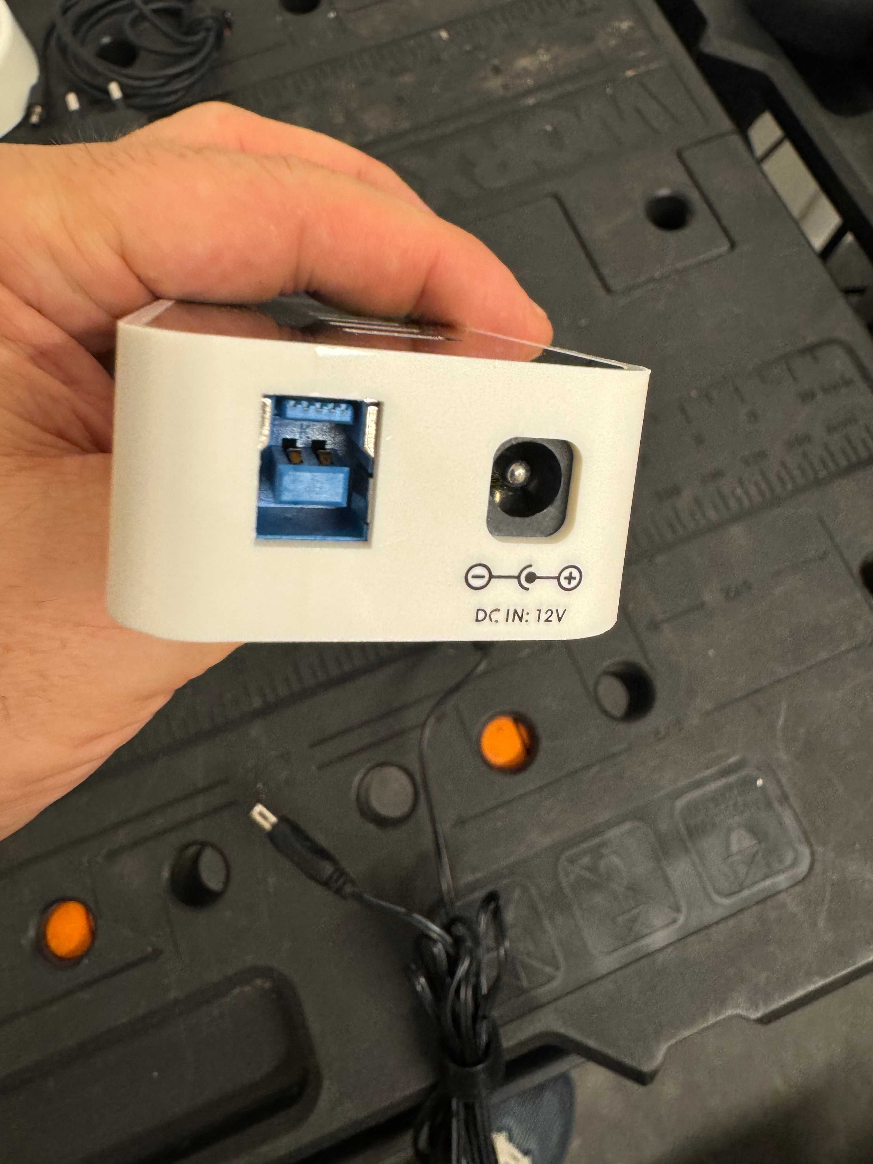 Hub Anker USB 3 com 10 Portas em Perfeito Estado