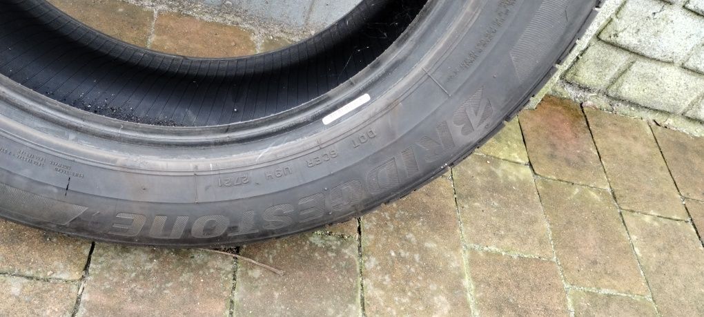 Sprzedam oponę Bridgestone Dueler H/P