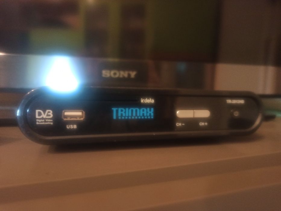 Цифровой тюнер Т 2 в отличном состоянии рабочий на ходу