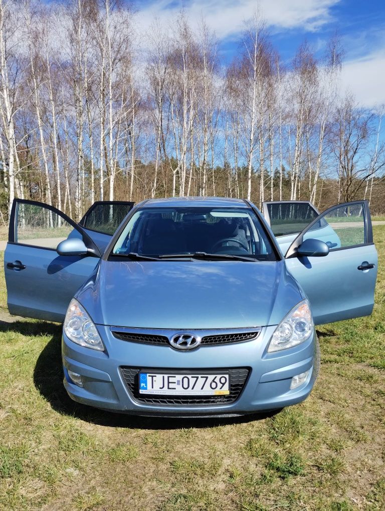 Hyundai i30 1.6 CRDI Xenon Nowe Opony Zadbany 2 właściciel