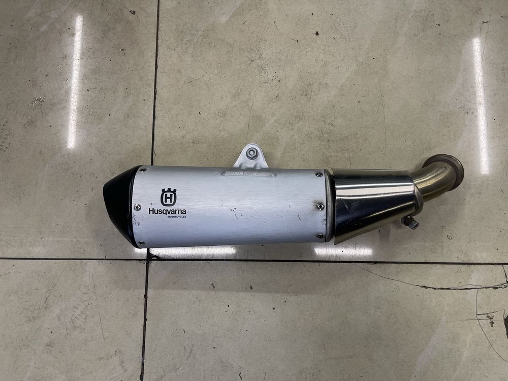 Сток вихлопна ( банка ) на HUSQVARNA VITPILEN 401 з 2019