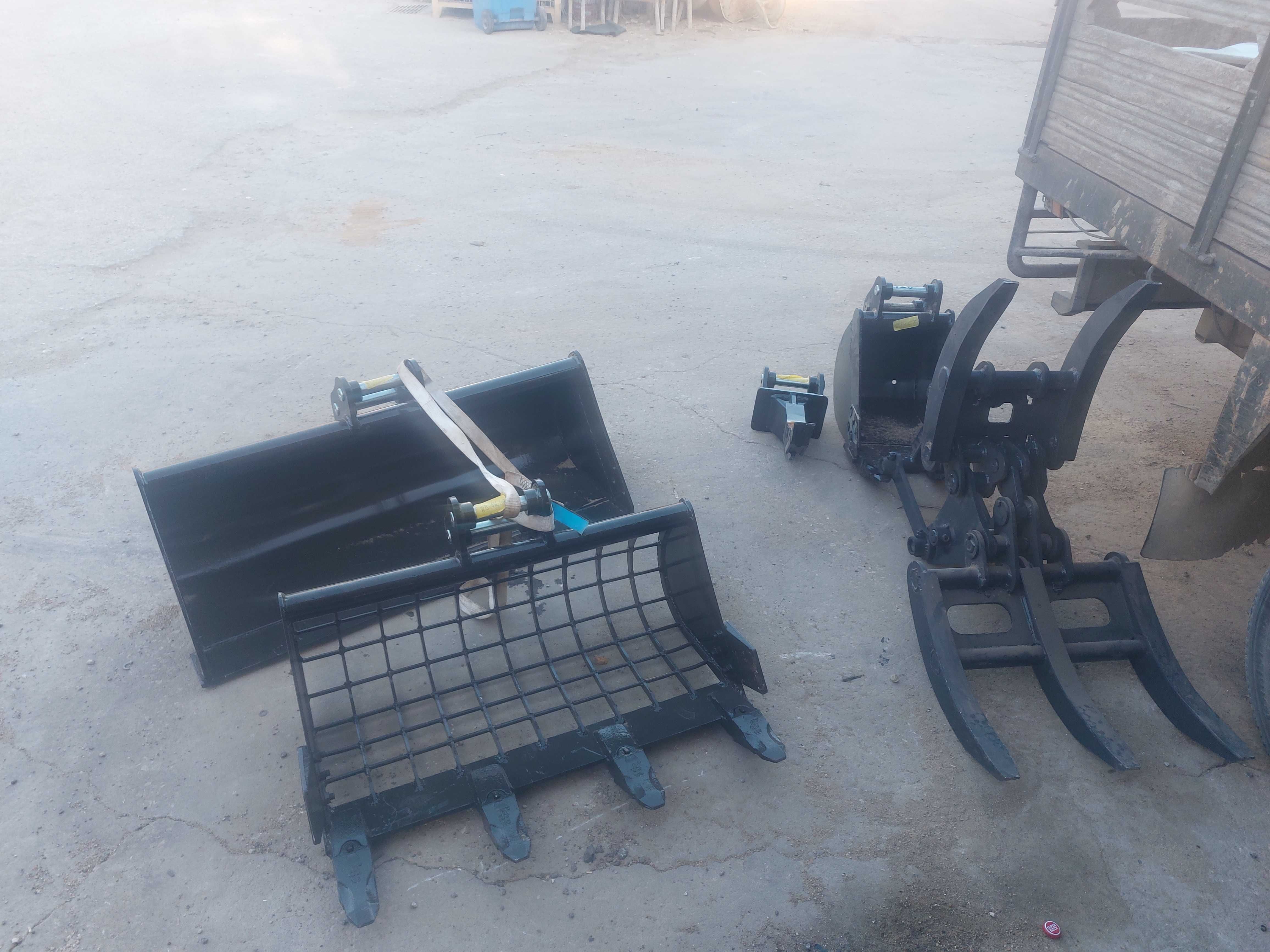 mini giratoria  2500kg motor yanmar