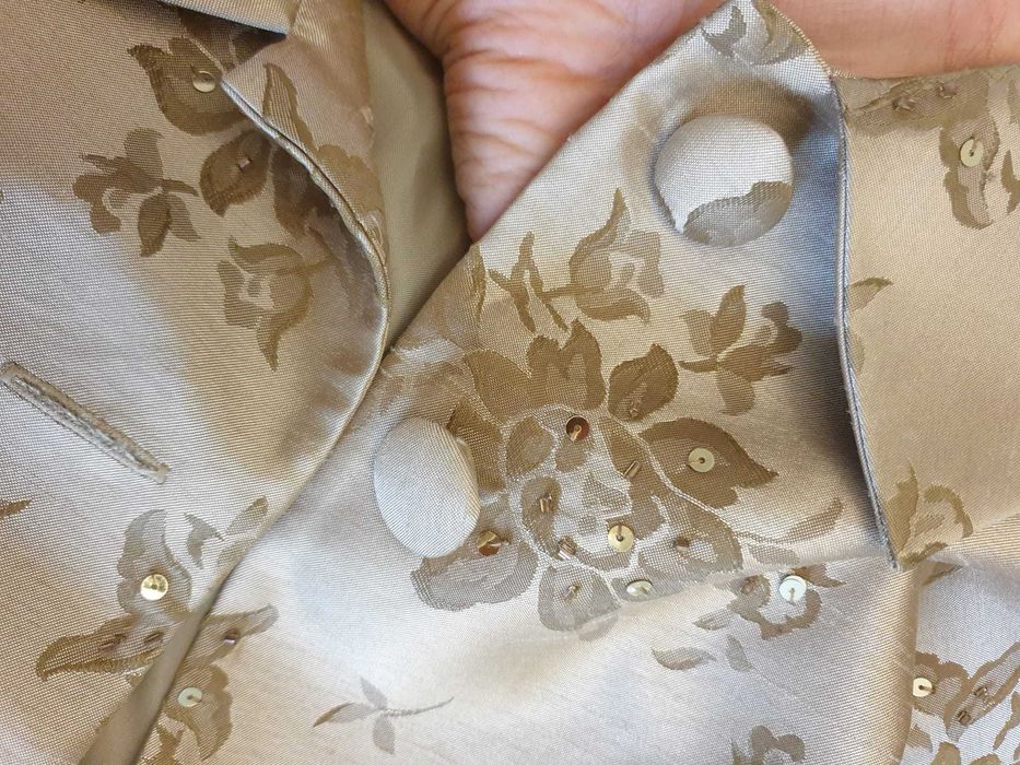 Casaquinha bege com flores (M)