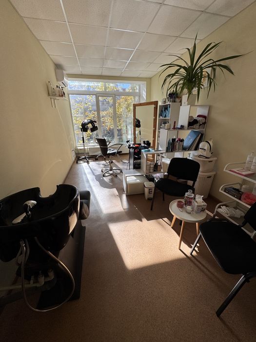 Продам готовий бізнес,все обладнення кабінета перукаря.