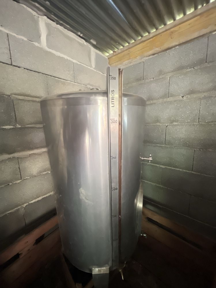 Vendo deposito de vinho