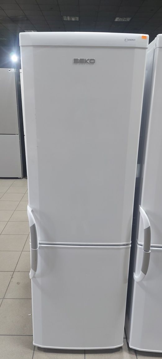 Холодильник  з Європи KGN36NL30
