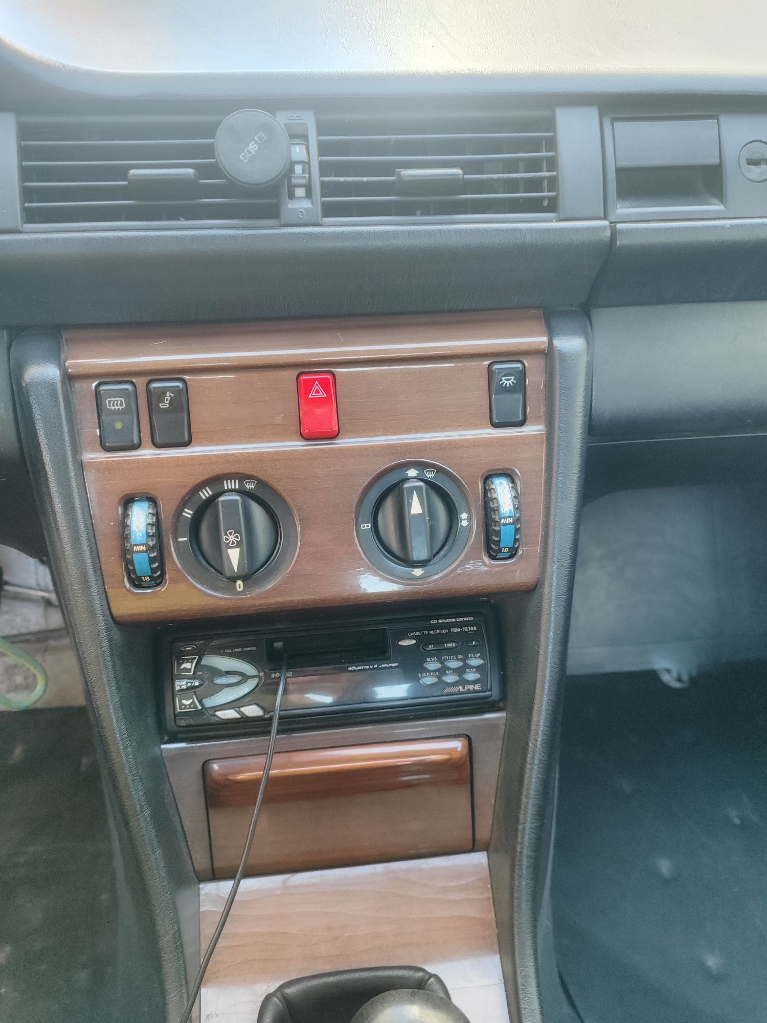 Mercedes Benz 200d w124