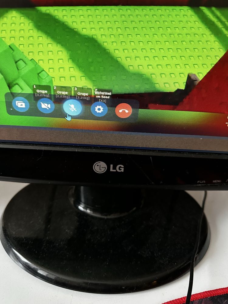 Монитор LG 24 дюйма