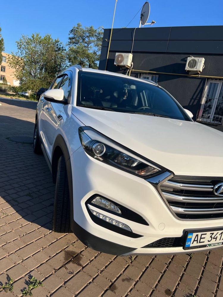 Продаю автомобиль Hyundai Tucson 2016