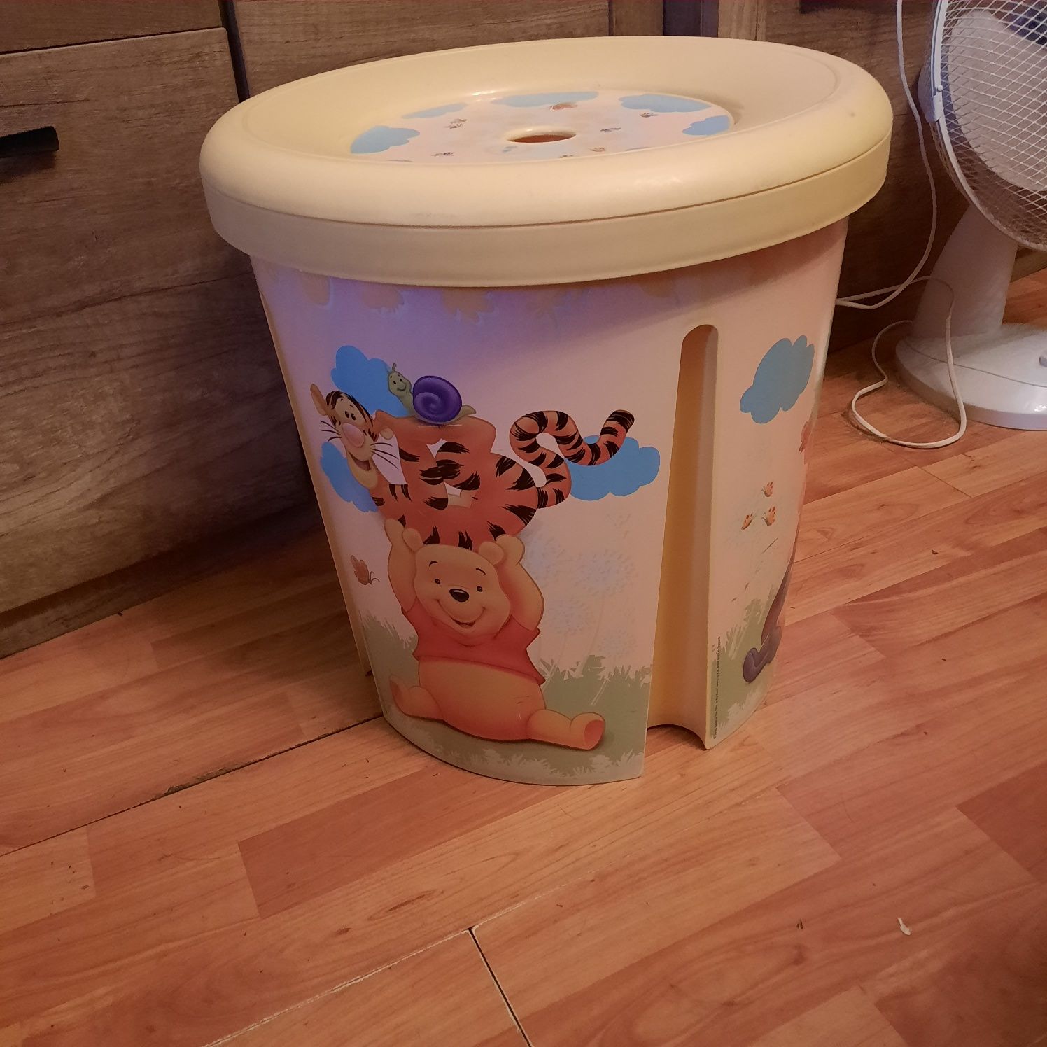 Sprzedam pojemniki na zabawki