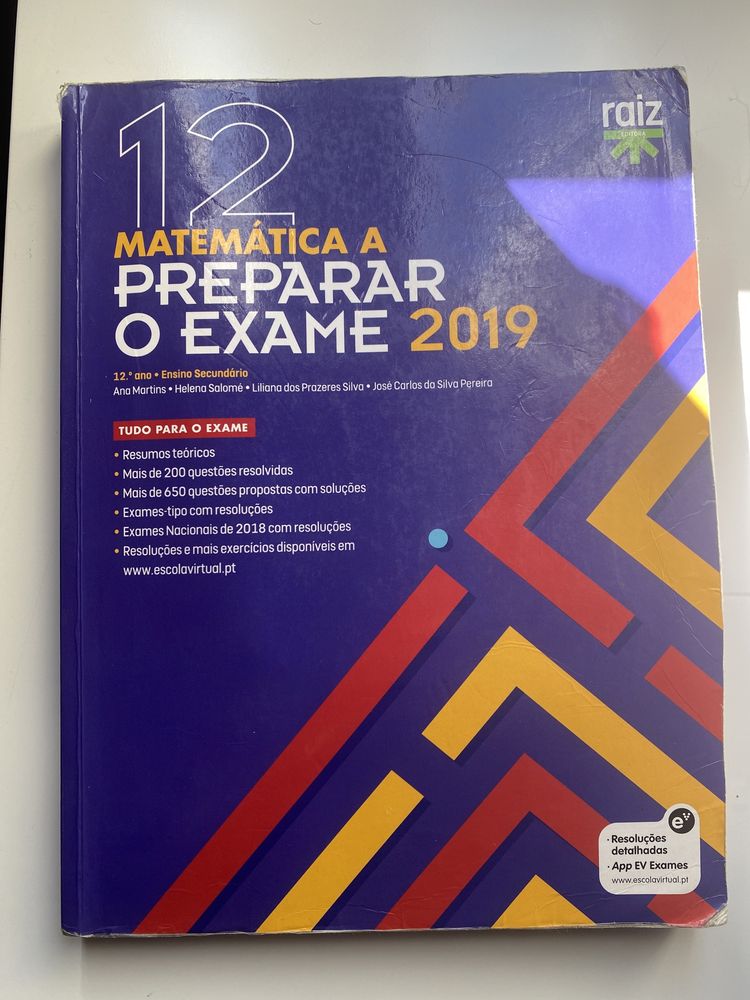 Livro de preparação para o exame de matemática Raiz Editora