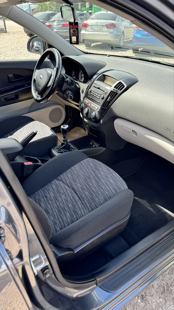 Киа Сиид Kia Ceed 2008 рік 1.4 бенз