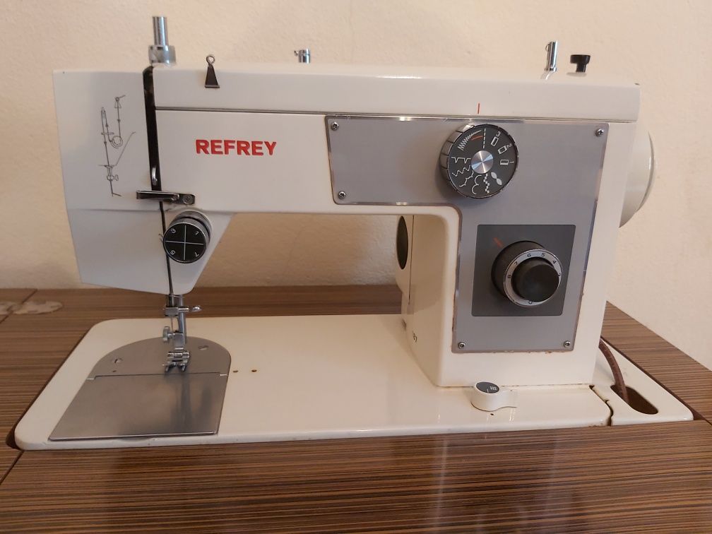 Máquina de Costura ( vintage )