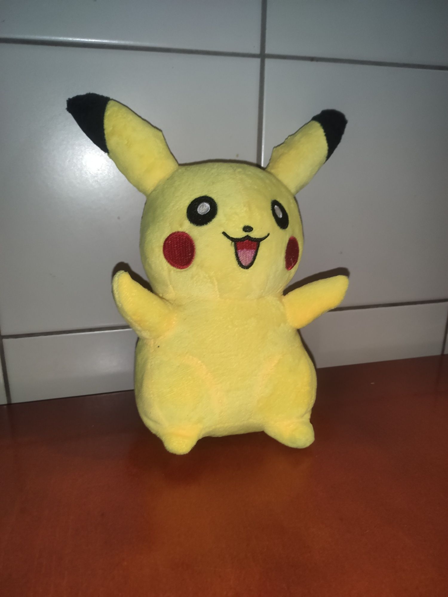 Peluche Pokémon -pikachu