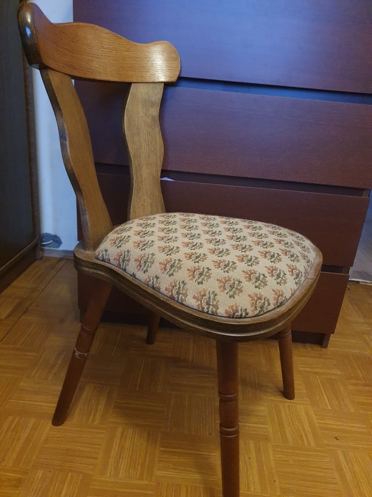 Krzesło tapicerowane stare dębowe