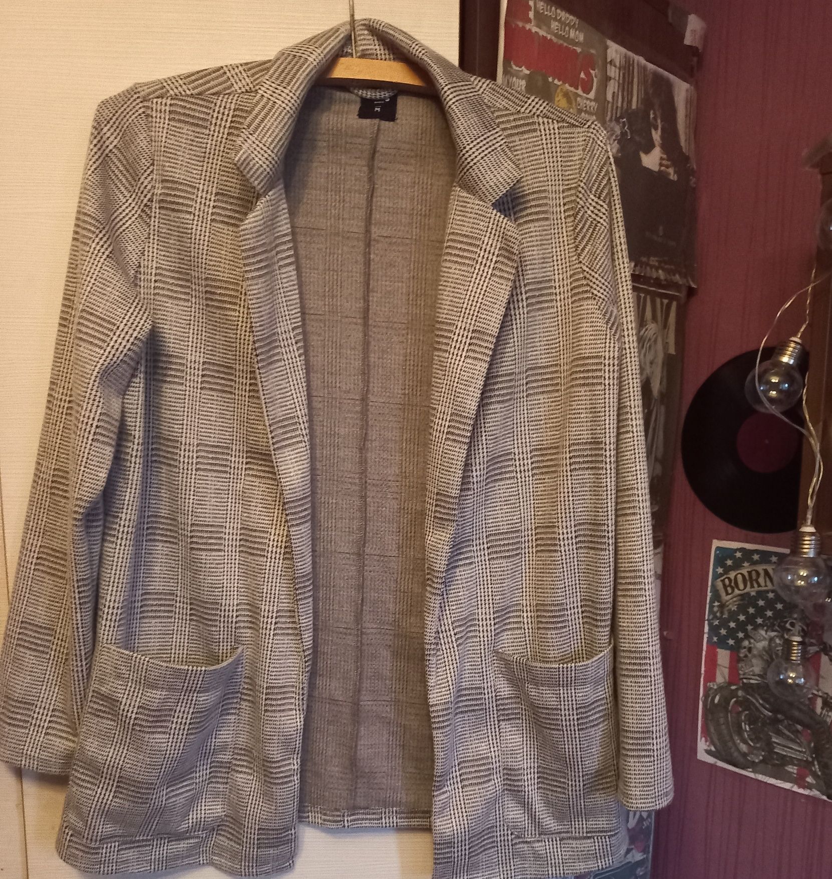 Elegancki szary żakiet w kratkę M