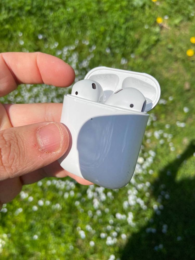 Apple AirPods 2 Lux