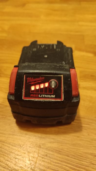 Аккумулятор Milwaukee 5 Ah.