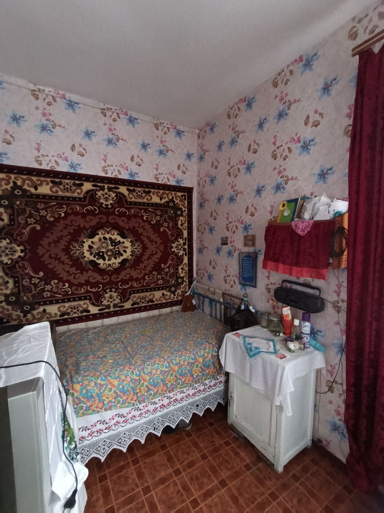 Будинок в селі Клочків, Снов поряд