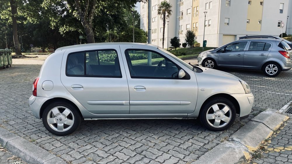 Renault Clio 2004