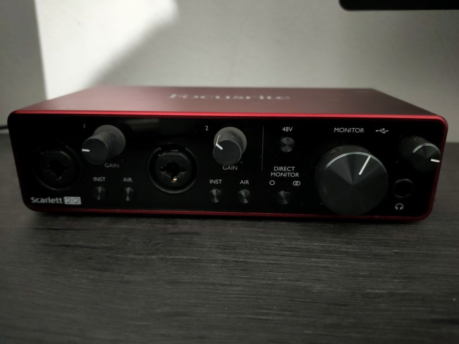 Scarlett 2i2 3gen + microfone Scarlett studio