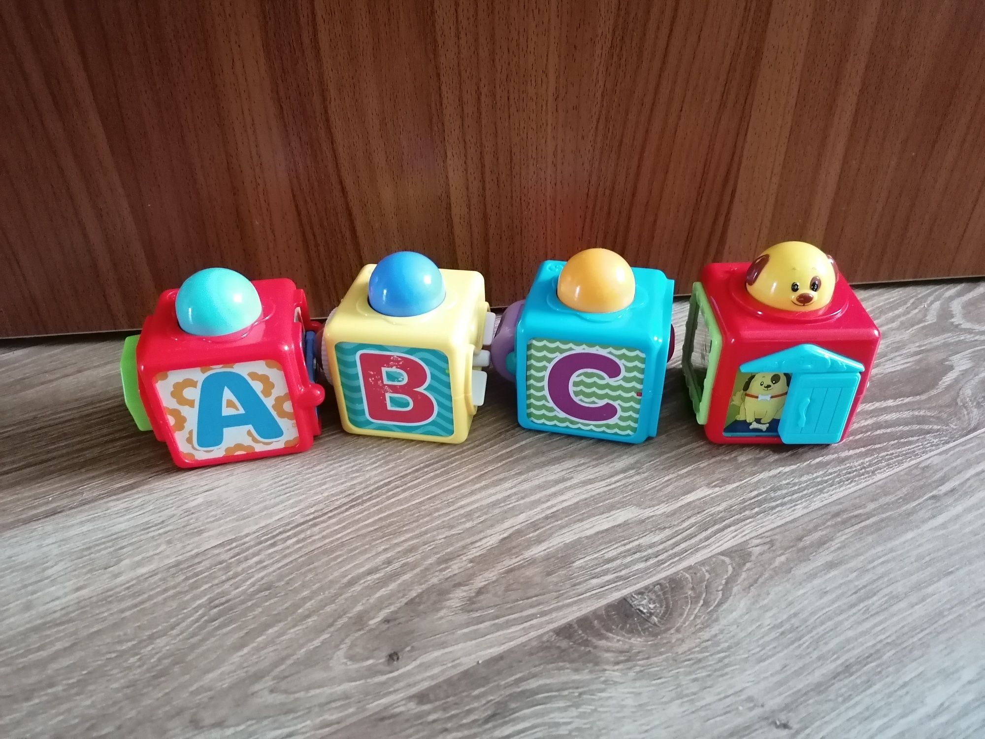 Fisher Price aktywne klocki ze zwierzątkami