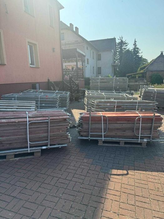 Wynajem Rusztowań Elewacyjnych