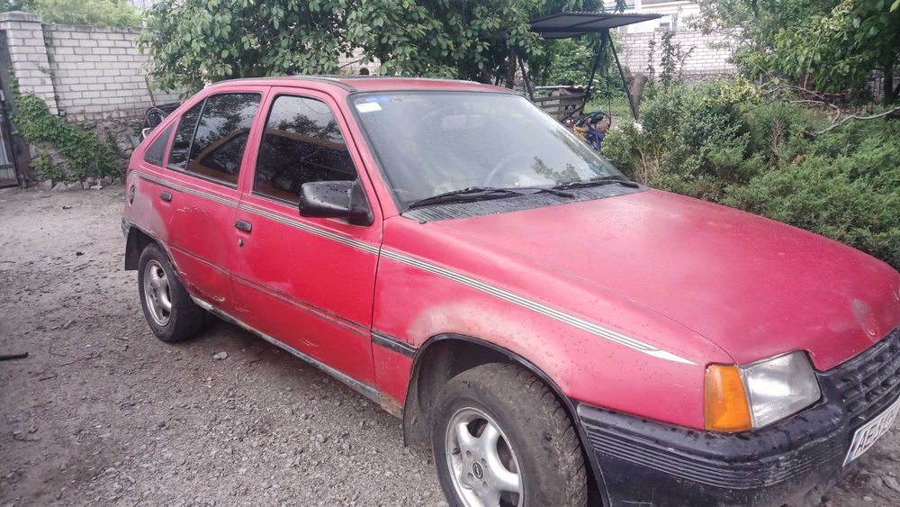 Продам Опель кадет   87г  возможен обмен 12000грн