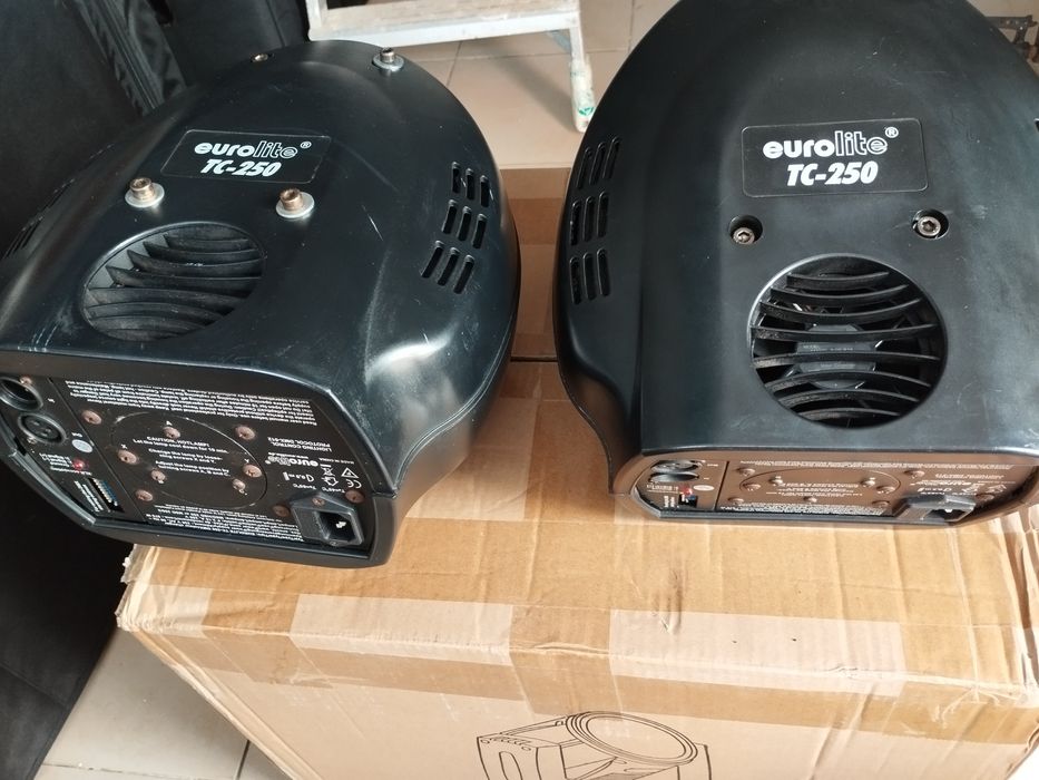 Vendo dois mouvings heads PH200 Future-light