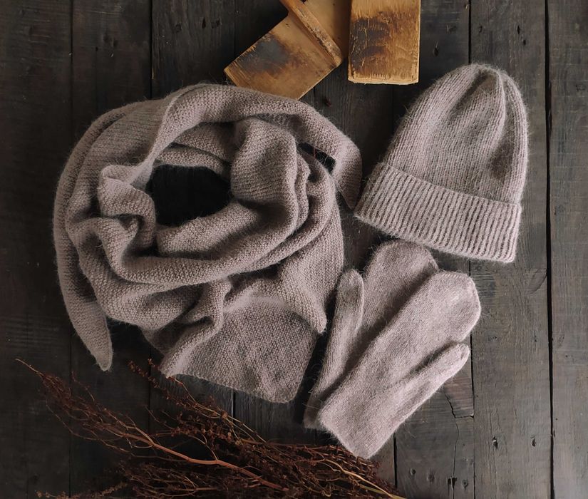 Пухові комплекти. Шапки, рукавички, бактуси.