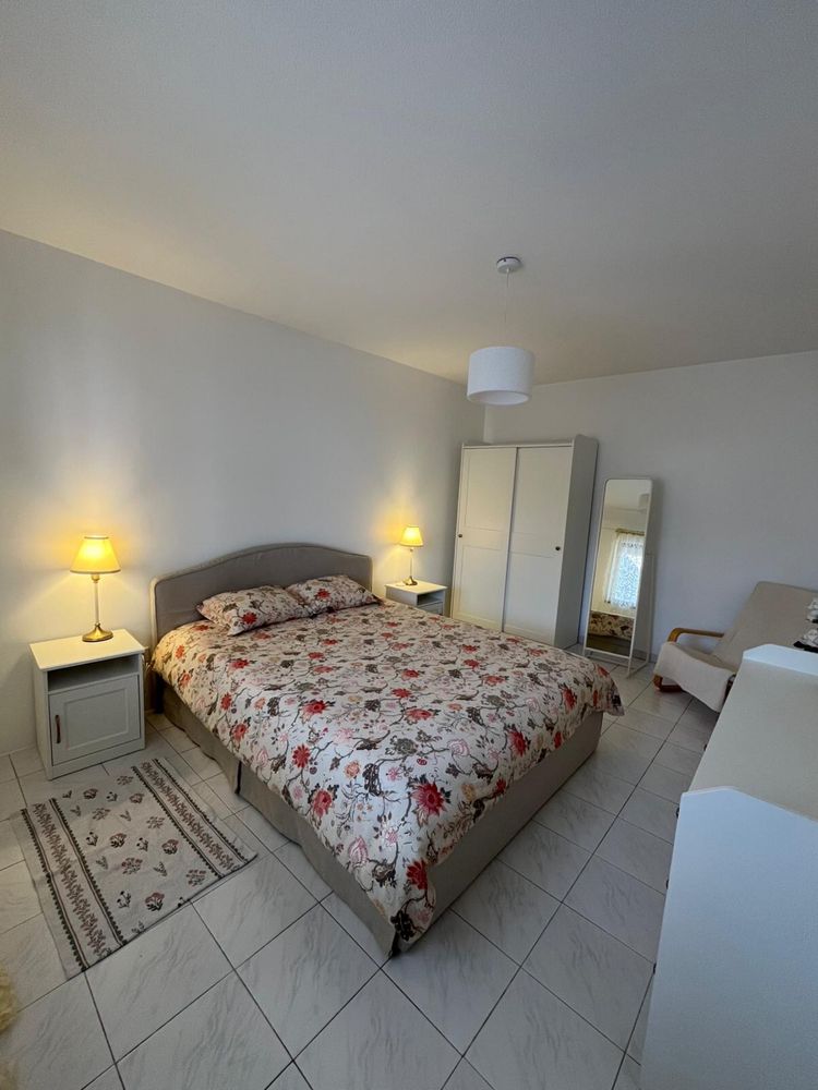Moradia bi-familiar, T2 e T1+1 Vista Serra Arràbida, jardim 500m²